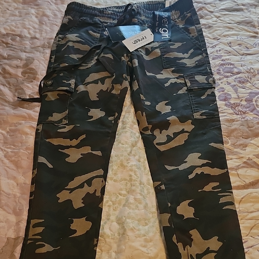 COVERGIRL Camouflage Joggers
